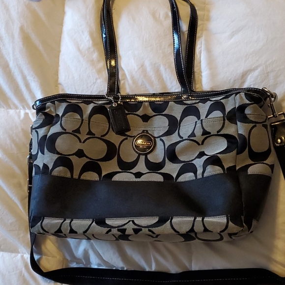 Beautiful coach diaper bag - Picture 1 of 4